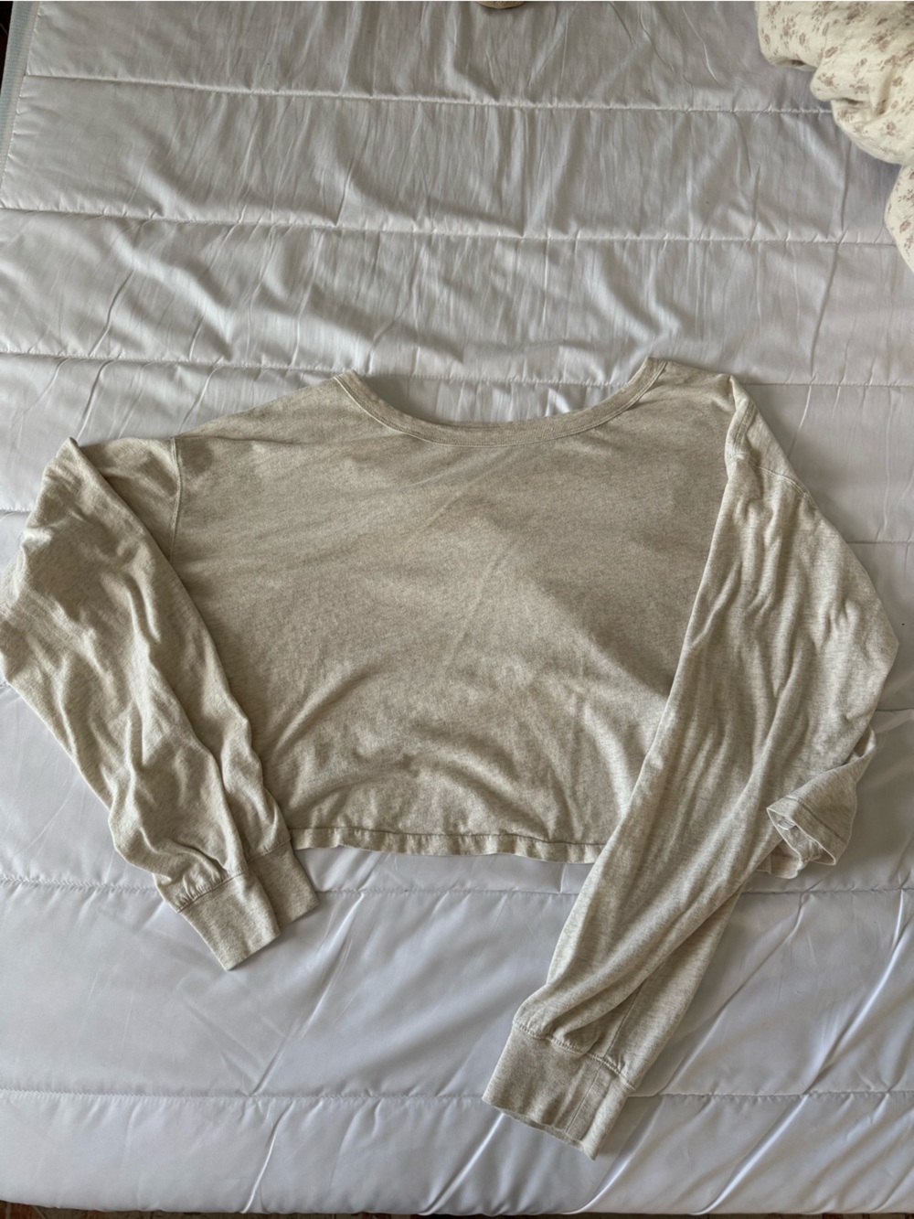 Fabletics Long sleeve cropped shirt
